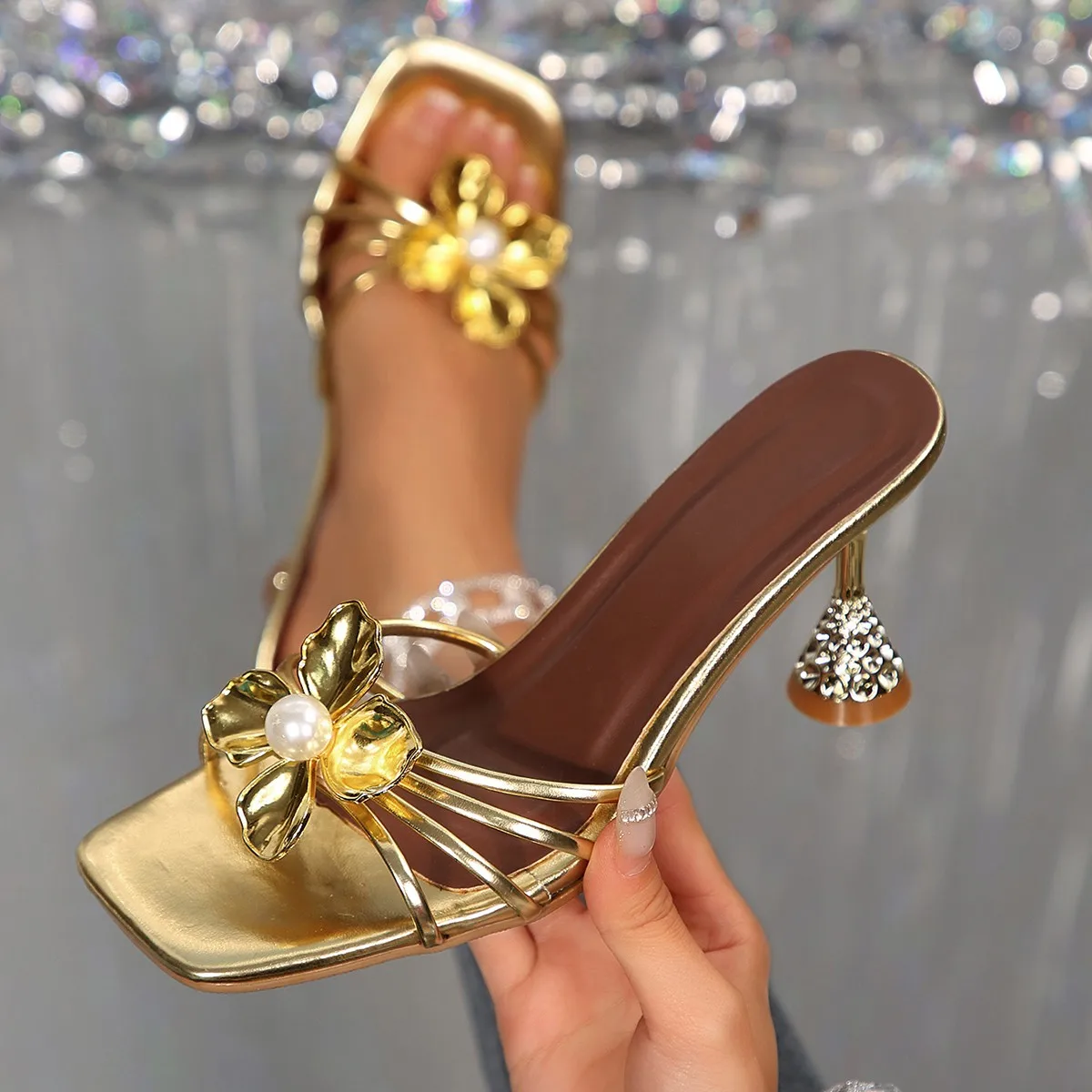Summer Clothing Petite - Vintage metalen bloem kristallen conushak sandalen